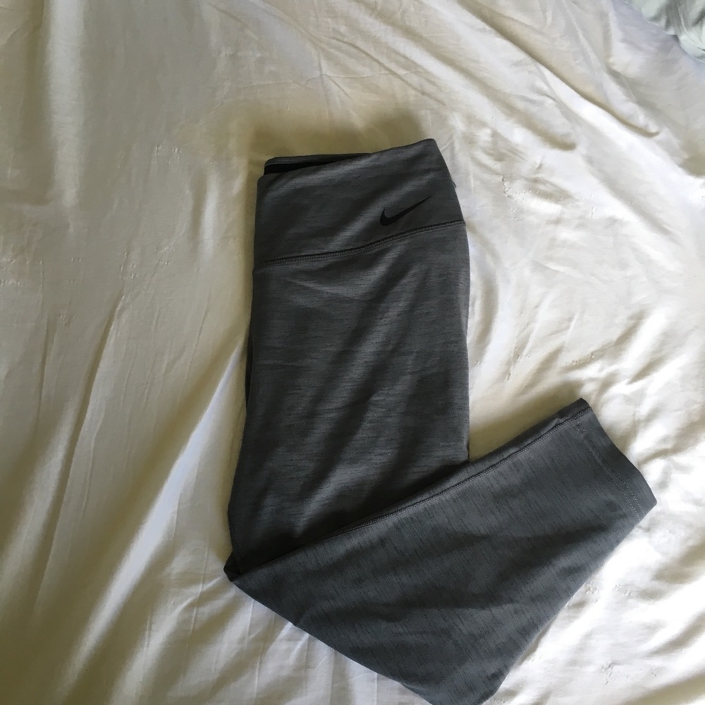 Nike Dri Fit Gray Workout Capri Pants Size XL!